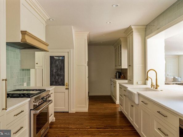 210 Whitemarsh, Philadelphia PA 19118