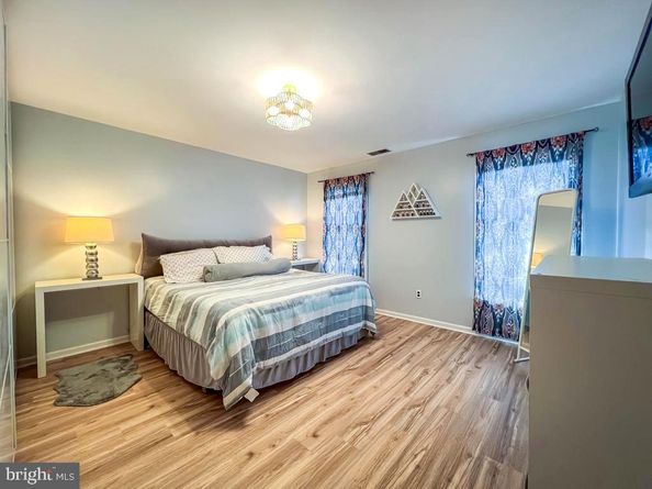 11 Vividleaf Lane, Levittown PA 19054