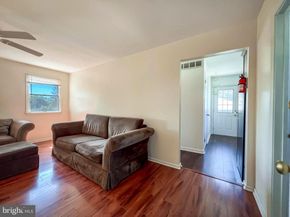 11 Vividleaf Lane, Levittown PA 19054