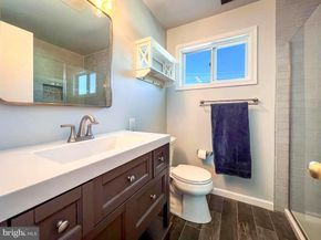 11 Vividleaf Lane, Levittown PA 19054