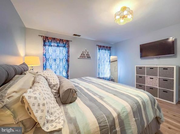11 Vividleaf Lane, Levittown PA 19054