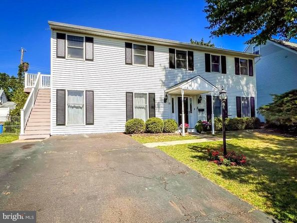 11 Vividleaf Lane, Levittown PA 19054