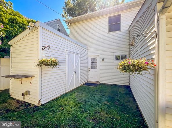 11 Vividleaf Lane, Levittown PA 19054