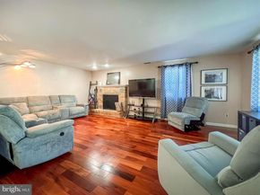 11 Vividleaf Lane, Levittown PA 19054