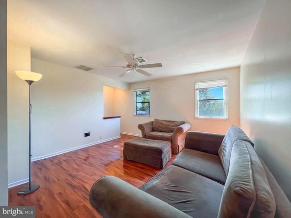11 Vividleaf Lane, Levittown PA 19054