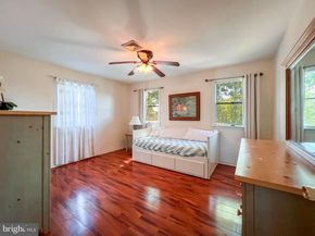 11 Vividleaf Lane, Levittown PA 19054
