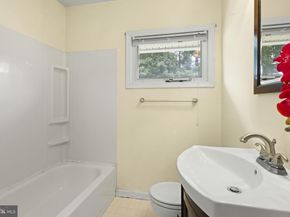 1513 E Willow Grove Avenue, Glenside PA 19038