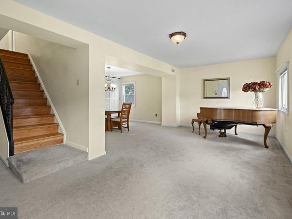 1513 E Willow Grove Avenue, Glenside PA 19038