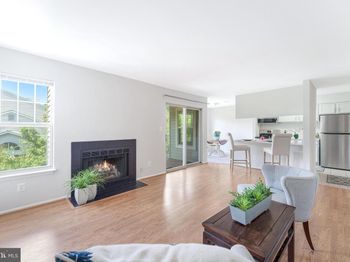 1717 Ascot Way