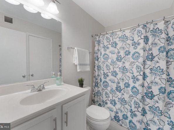 1717 Ascot Way 1717E, Reston VA 20190
