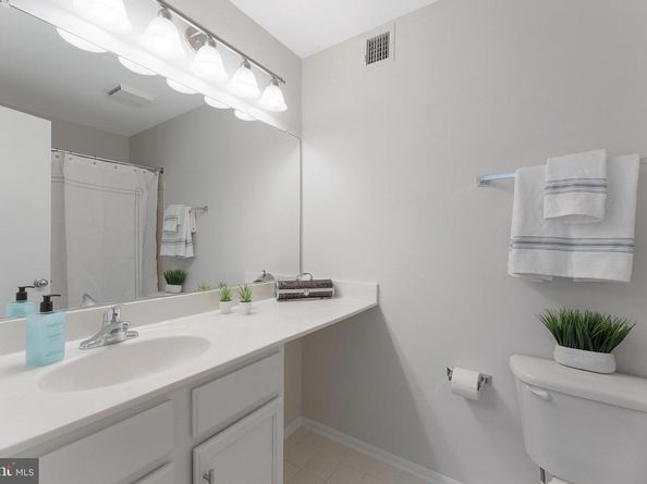 1717 Ascot Way 1717E, Reston VA 20190