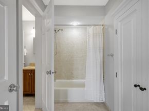 927 12TH Street NE, Washington DC 20002