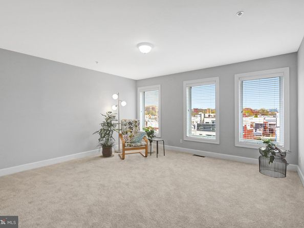 927 12TH Street NE, Washington DC 20002