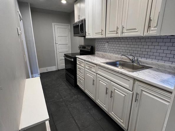 5724 Hunter Street, Philadelphia PA 19131