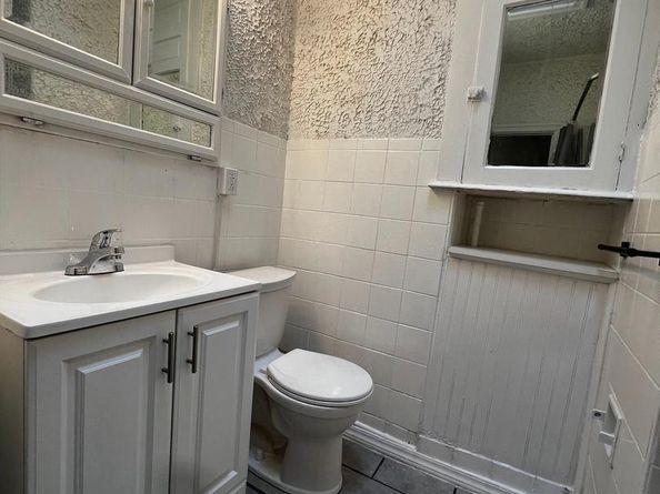 5724 Hunter Street, Philadelphia PA 19131