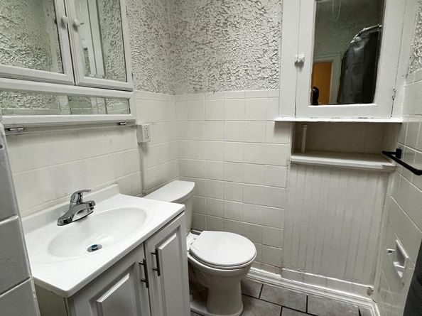5724 Hunter Street, Philadelphia PA 19131