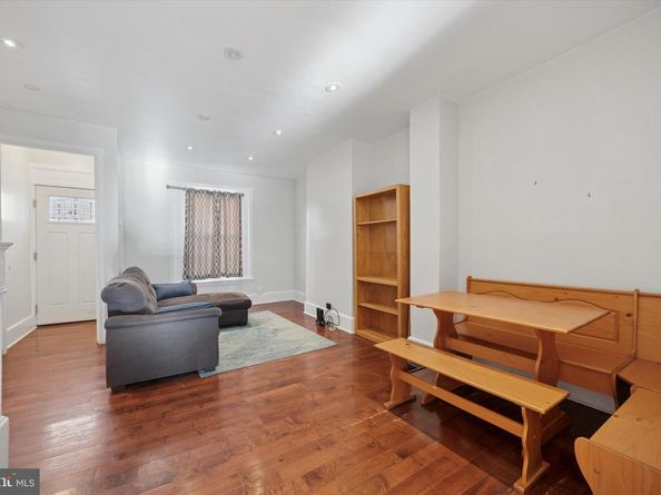 1525 S Taylor Street, Philadelphia PA 19146
