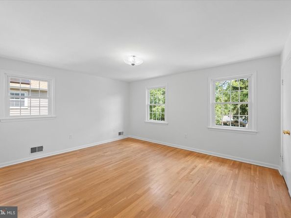 10304 Gainsborough Road, Potomac MD 20854
