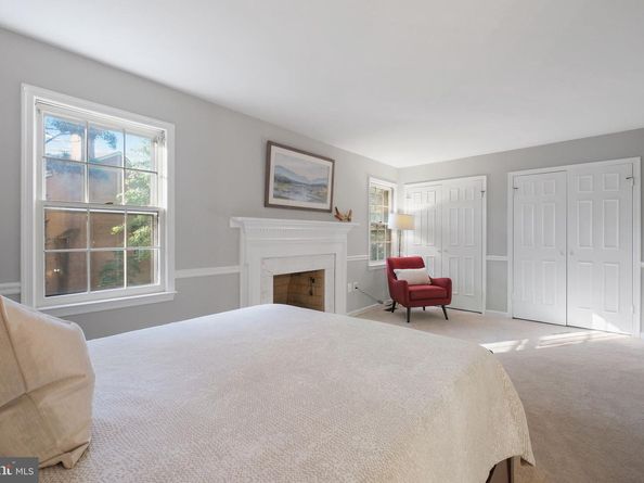 16 S Manchester Street, Arlington VA 22204