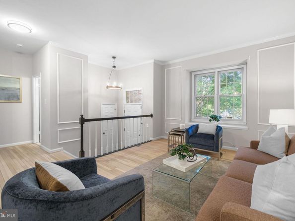 16 S Manchester Street, Arlington VA 22204