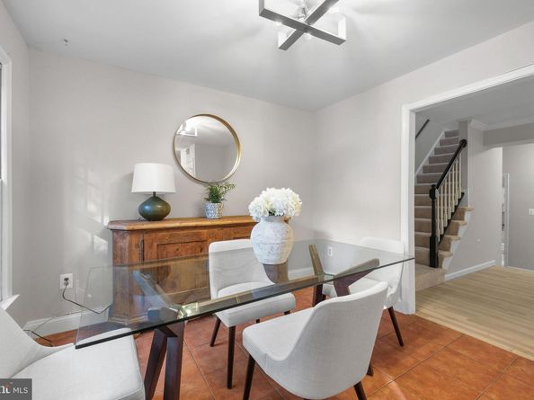 16 S Manchester Street, Arlington VA 22204
