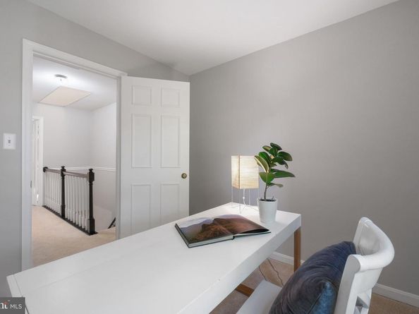 16 S Manchester Street, Arlington VA 22204