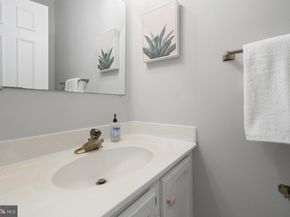 16 S Manchester Street, Arlington VA 22204