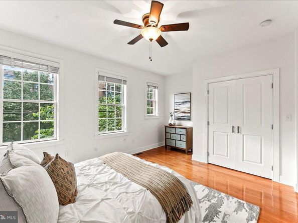 677 N 15TH Street, Philadelphia PA 19130