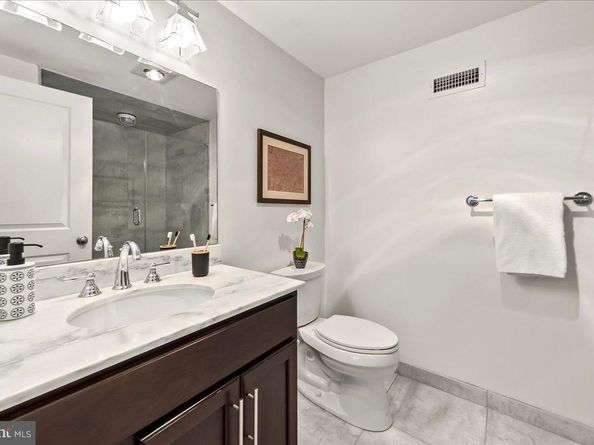 677 N 15TH Street, Philadelphia PA 19130