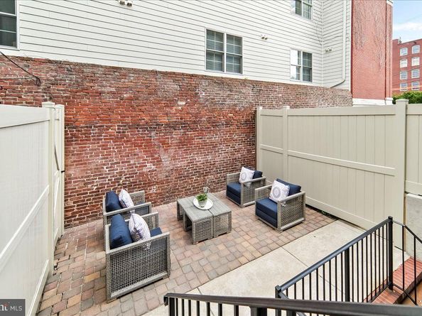 677 N 15TH Street, Philadelphia PA 19130