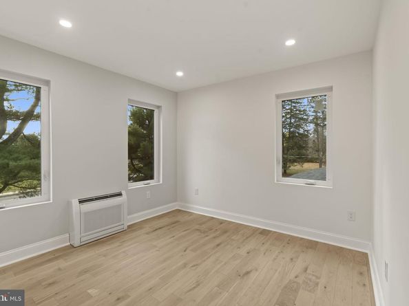 300 Witmer Road, Horsham PA 19044