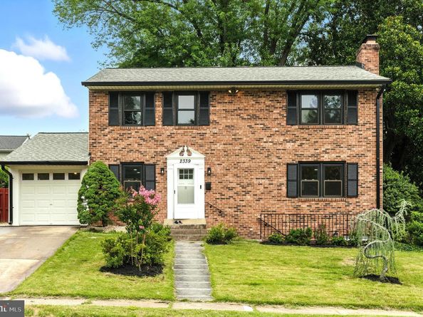 2339 N Powhatan Street, Arlington VA 22205
