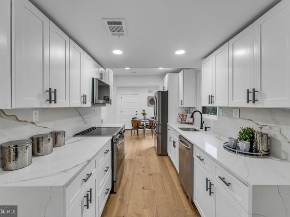 2339 N Powhatan Street, Arlington VA 22205
