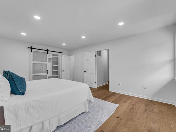 2339 N Powhatan Street, Arlington VA 22205