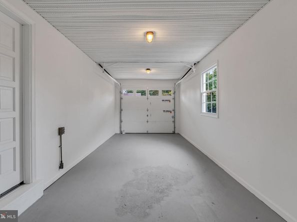 2339 N Powhatan Street, Arlington VA 22205