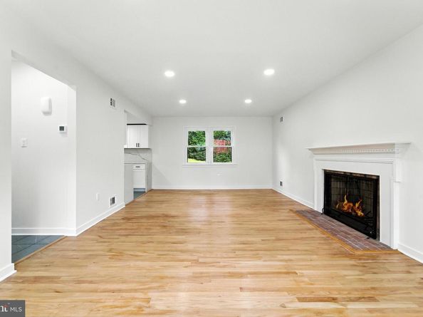 2339 N Powhatan Street, Arlington VA 22205