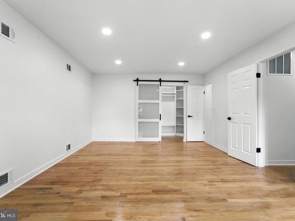 2339 N Powhatan Street, Arlington VA 22205