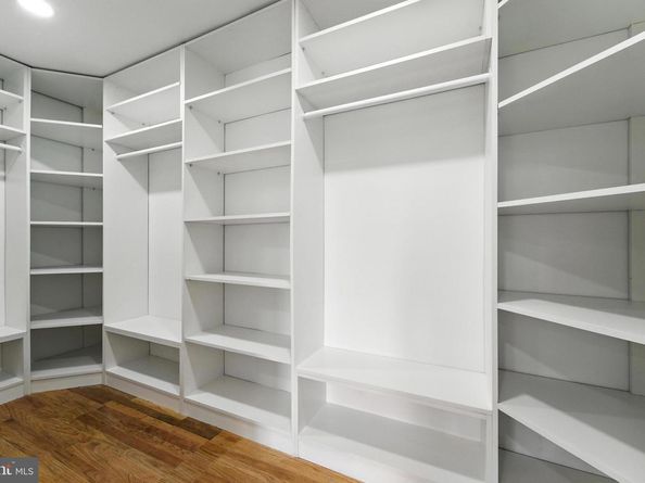 2339 N Powhatan Street, Arlington VA 22205