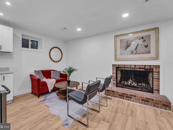 2339 N Powhatan Street, Arlington VA 22205