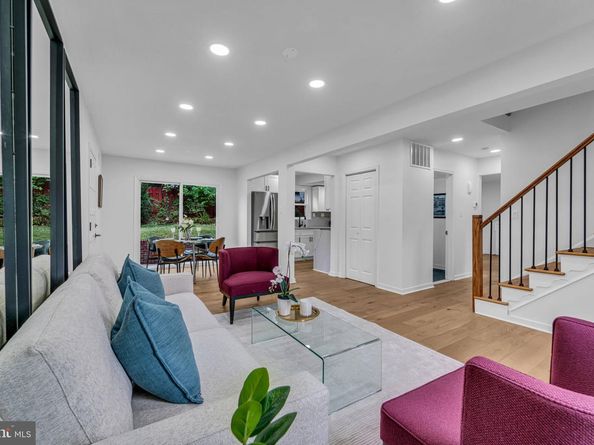 2339 N Powhatan Street, Arlington VA 22205