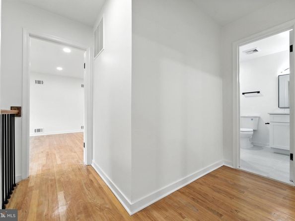 2339 N Powhatan Street, Arlington VA 22205