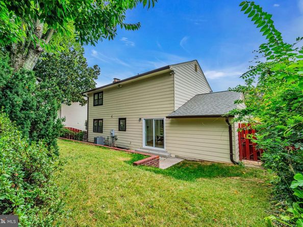 2339 N Powhatan Street, Arlington VA 22205