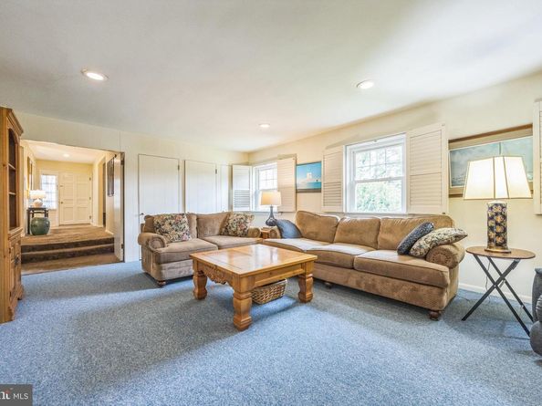 611 W Woodland Avenue, Springfield PA 19064