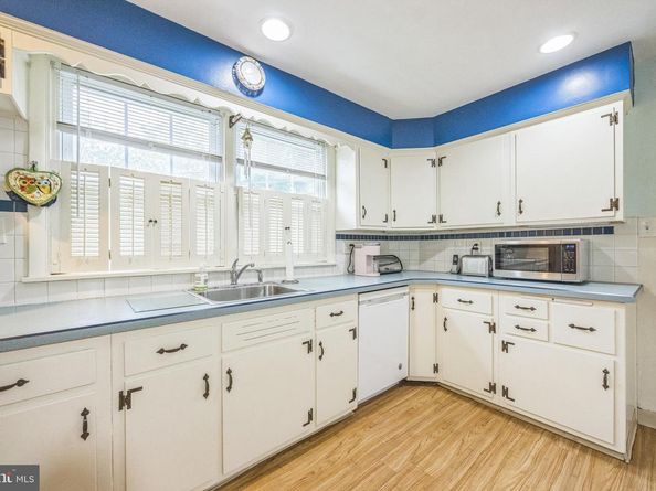 611 W Woodland Avenue, Springfield PA 19064