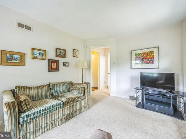 611 W Woodland Avenue, Springfield PA 19064