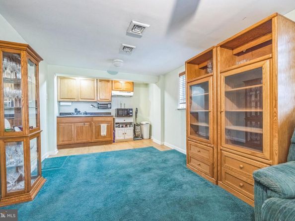 611 W Woodland Avenue, Springfield PA 19064