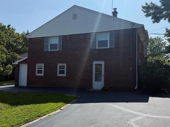 611 W Woodland Avenue, Springfield PA 19064
