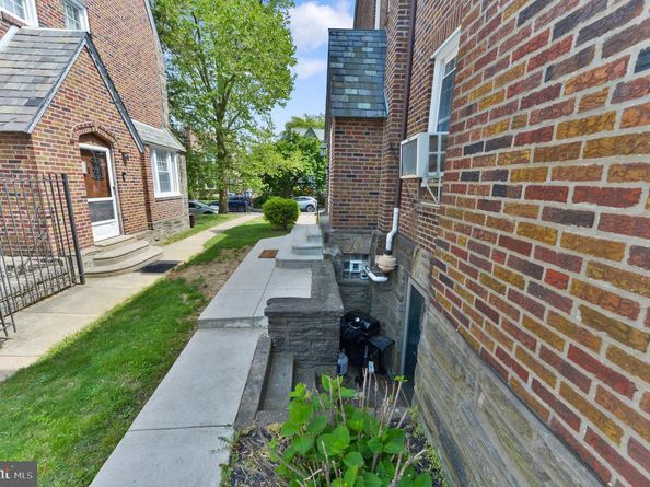 523 E Allens Lane, Philadelphia PA 19119