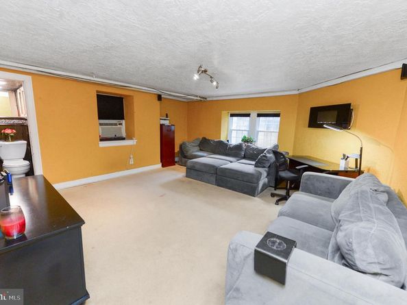 523 E Allens Lane, Philadelphia PA 19119