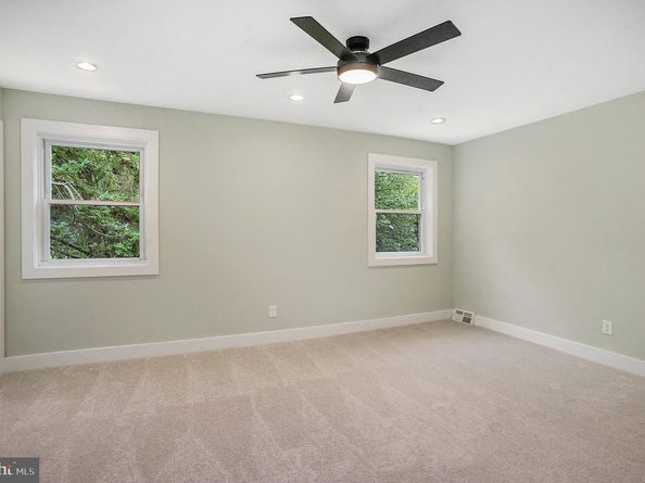 9038 Lykens Lane, Philadelphia PA 19128